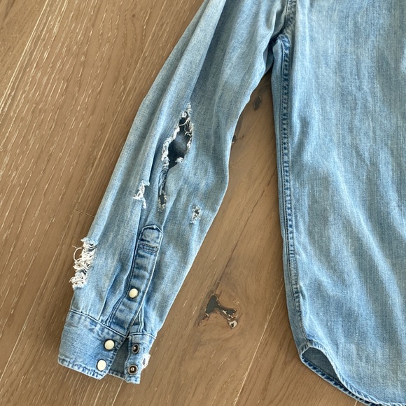 Vintage distressed Gap denim shirt medium - Picture 4 of 4